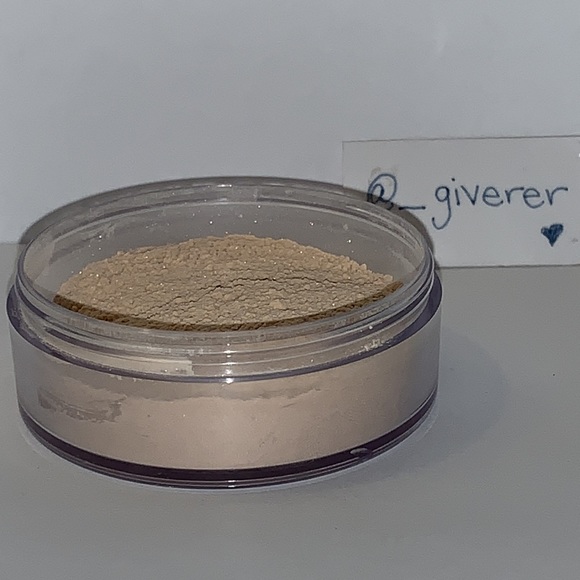 La Mer 05 Translucent La Poudre RARE Discontinued - Picture 5 of 11